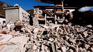 İtalya'da depremin vurduğu bölgede artçı sarsıntılar devam ediyor