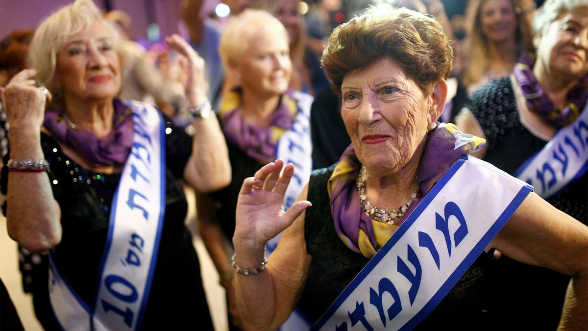 Holocaust survivors strut their stuff at beauty pageant