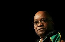 Sud Africa: Zuma sempre più sotto pressione, la fondazione Mandella attacca