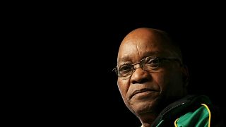 Sud Africa: Zuma sempre più sotto pressione, la fondazione Mandella attacca