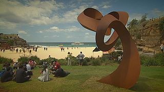 Australia: sculture sulla spiaggia