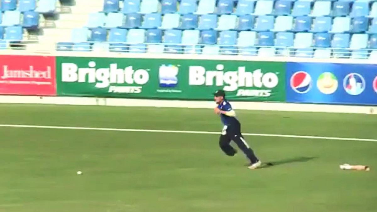 Watch: Cricketer plays on after losing his artificial leg