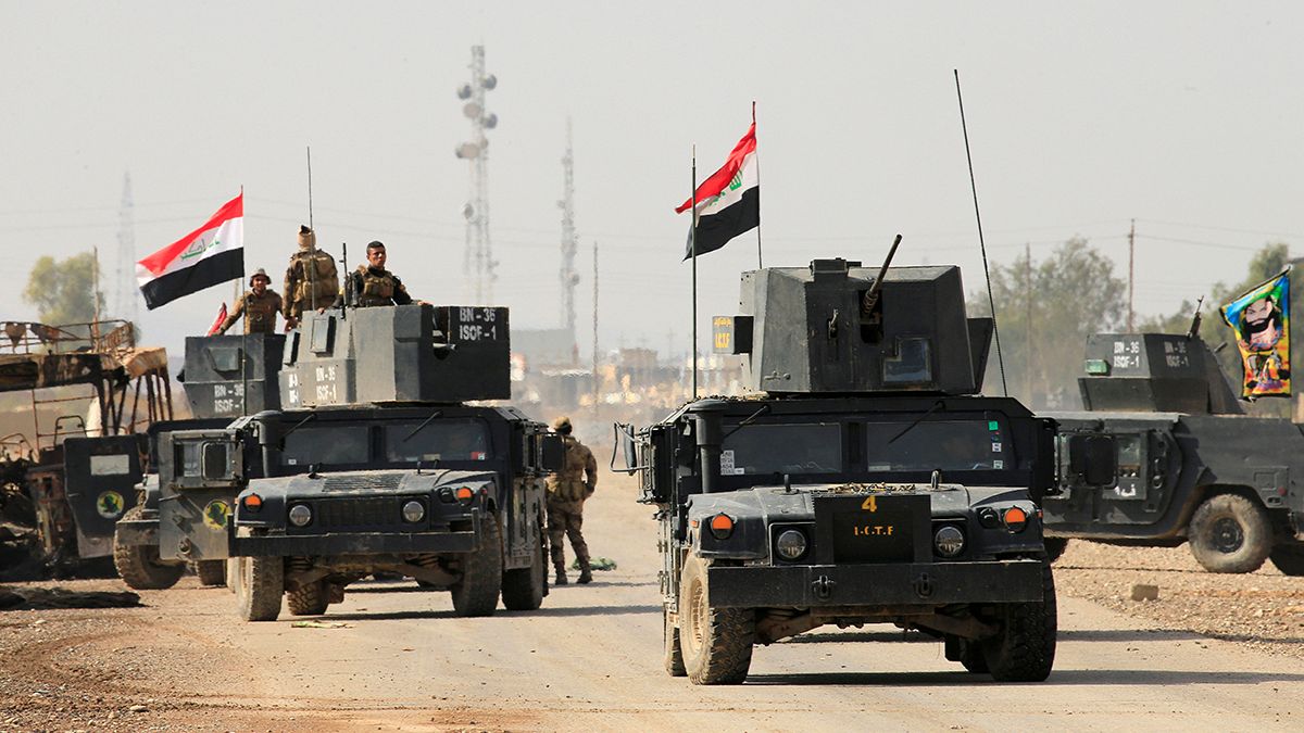 Mosul battle: Iraqi forces hold positions on eastern outskirts
