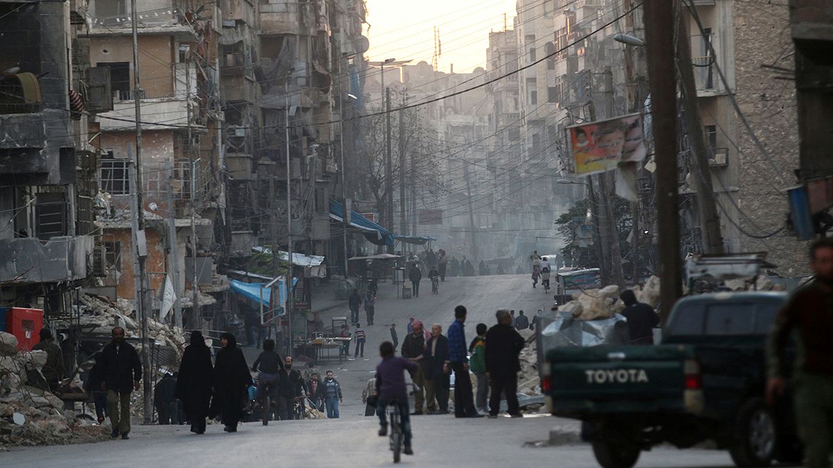 Rus jetleri Halep'i bombalamaya ara verdi