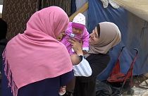 Vatansız doğan Suriyeli bebekler