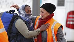Tearful goodbyes as last migrants leave Calais 'jungle'