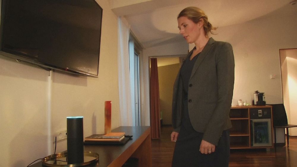 cuanto vale el robot alexa