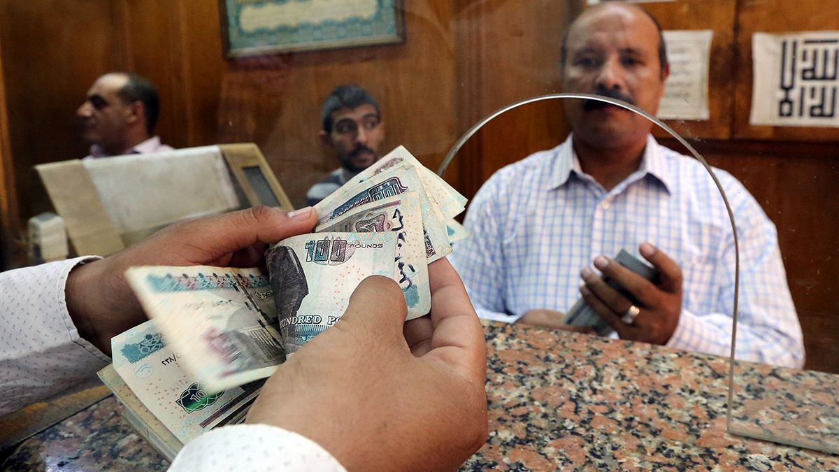 Αίγυπτος: Μεγάλη υποτίμηση της λίρας για να «κλειδώσει» η βοήθεια του ΔΝΤ