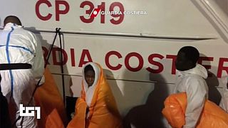 Al menos 239 personas desaparecen en dos naufragios en el Mediterráneo