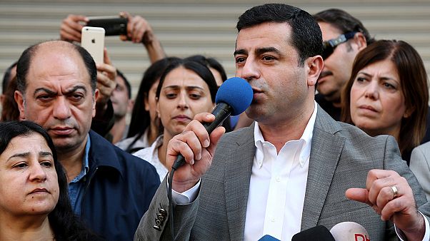 رهبران حزب دمکراتیک خلق های ترکیه بازداشت شدند رهبران حزب دمکراتیک خلق های ترکیه بازداشت شدند