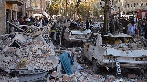 Turkey: deadly explosion rocks Diyarbakir after HDP raids Turkey: deadly explosion rocks Diyarbakir after HDP raids