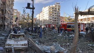 تركيا: مقتل 8 أشخاص وإصابة 100 آخرين في إنفجار عربة مفخخة في ديار بكر