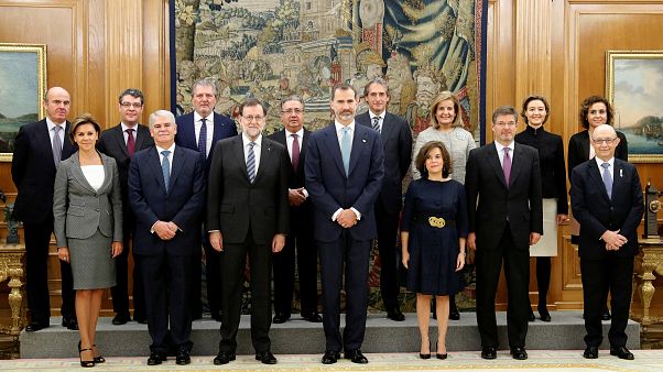 Ισπανία: Ορκίστηκε η νέα κυβέρνηση του Μαριάνο Ραχόι Ισπανία: Ορκίστηκε η νέα κυβέρνηση του Μαριάνο Ραχόι