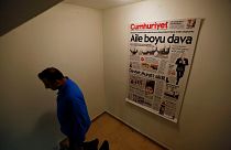 Turchia: carcerazione preventiva per 9 giornalisti di Cumhuriyet