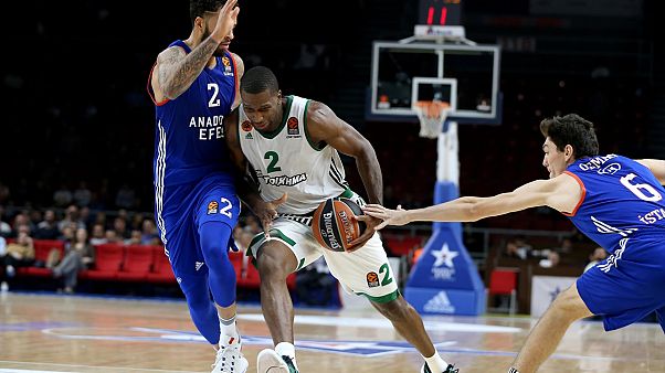 Anadolu Efes Panathinaikos'u uzatmalarda devirdi Anadolu Efes Panathinaikos'u uzatmalarda devirdi