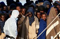 Поток мигрантов из Ливии в Италию не ослабевает