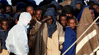 Mediterranean migrants - 800 rescued and brought to Italy