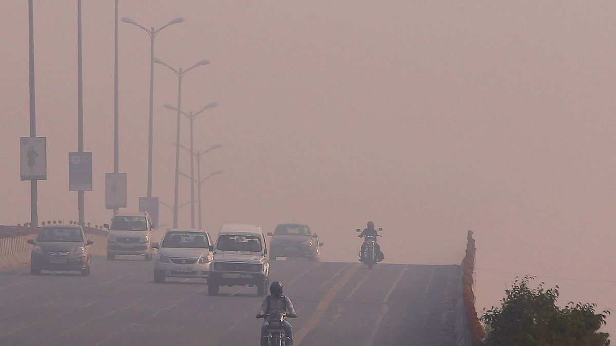 Yeni Delhi'deki hava kirliliği okulları tatil ettirdi