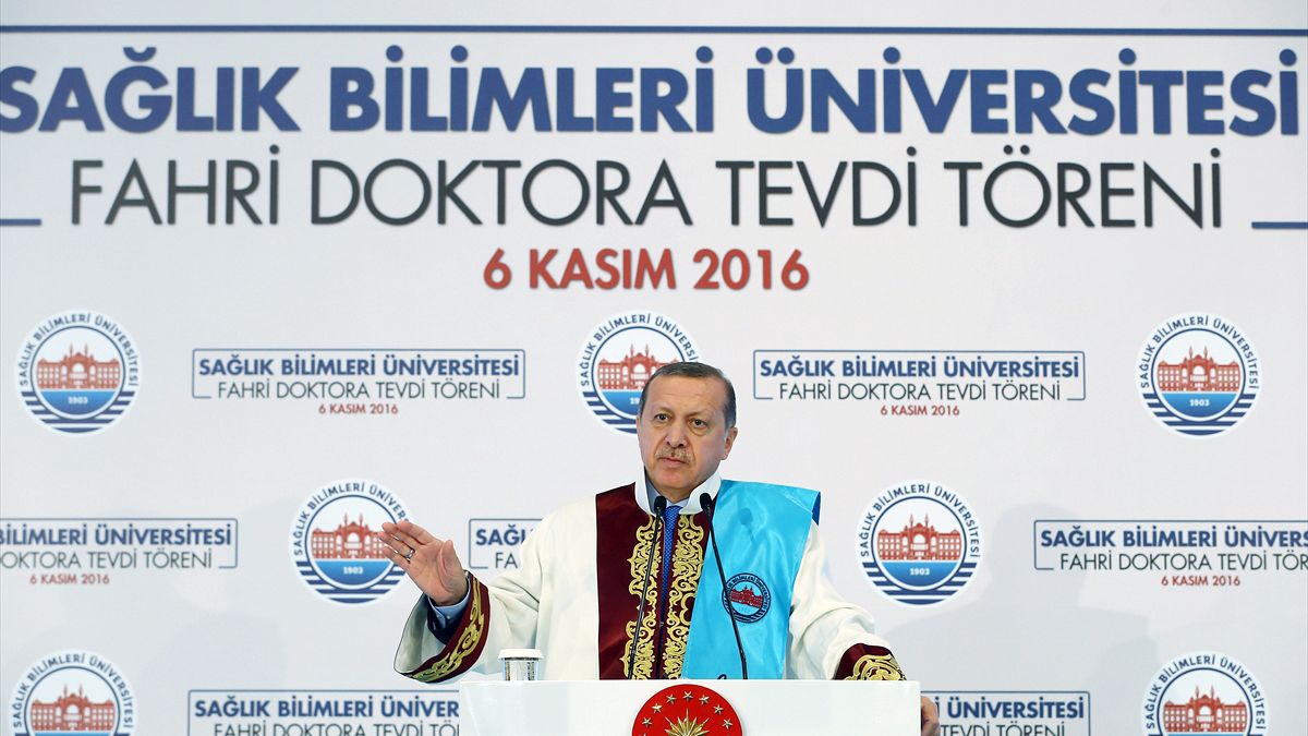 Erdogan contro l'Europa: "Chiamatemi pure dittatore, non mi importa"