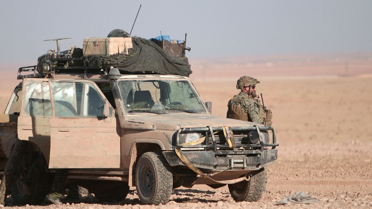 Batalha por Raqqa: Turquia quer YPG longe da fronteira e curdos rejeitam turcos na ofensiva