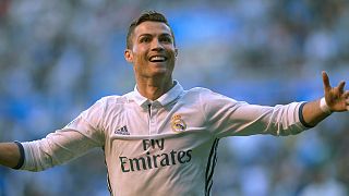 Ronaldo pens new contract at Real Madrid