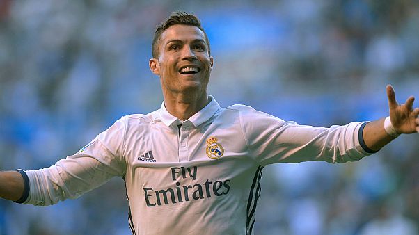 Ronaldo újabb négy évre írt alá Ronaldo újabb négy évre írt alá