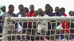 Sizilien: Aus Seenot gerettete Migranten und Flüchtlinge