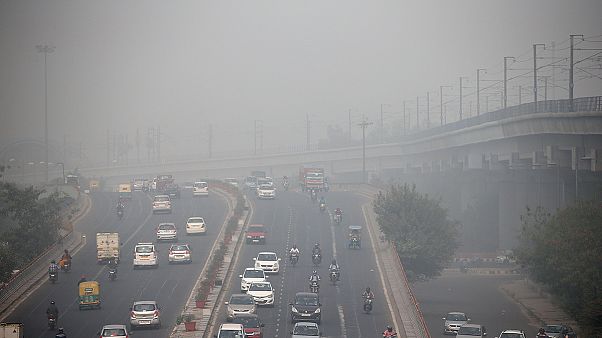Índices de poluição em Nova Deli levam a medidas extremas Índices de poluição em Nova Deli levam a medidas extremas