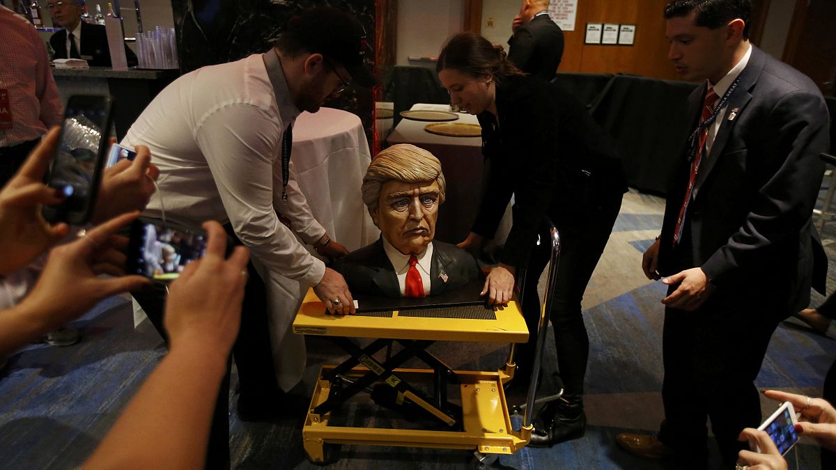 Impressive Trump cake arrives at headquarters