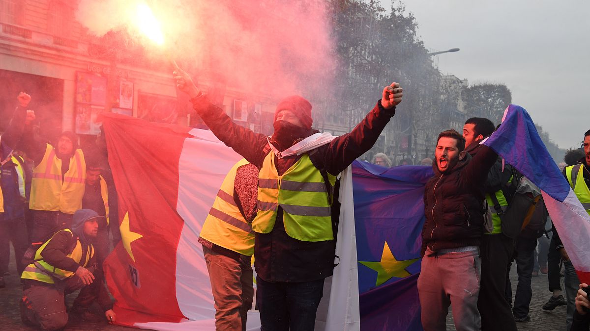 Image: 'Yellow Vests' Return to Paris Streets