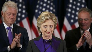 Hillary Clinton, très émue, prononce finalement un discours de défaite