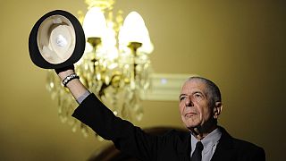 Efsanevi müzisyen, şair ve yazar Leonard Cohen hayatını kaybetti