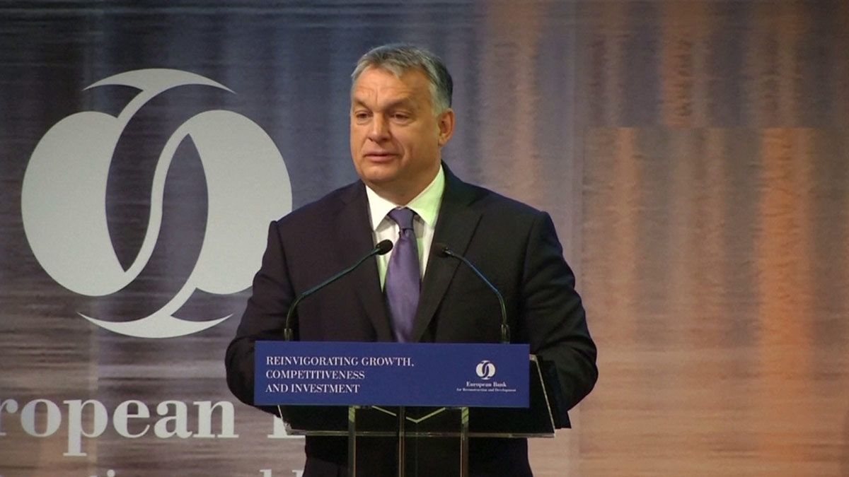 Hungria: Orban deixa cair revisão constitucional "antimigrantes"