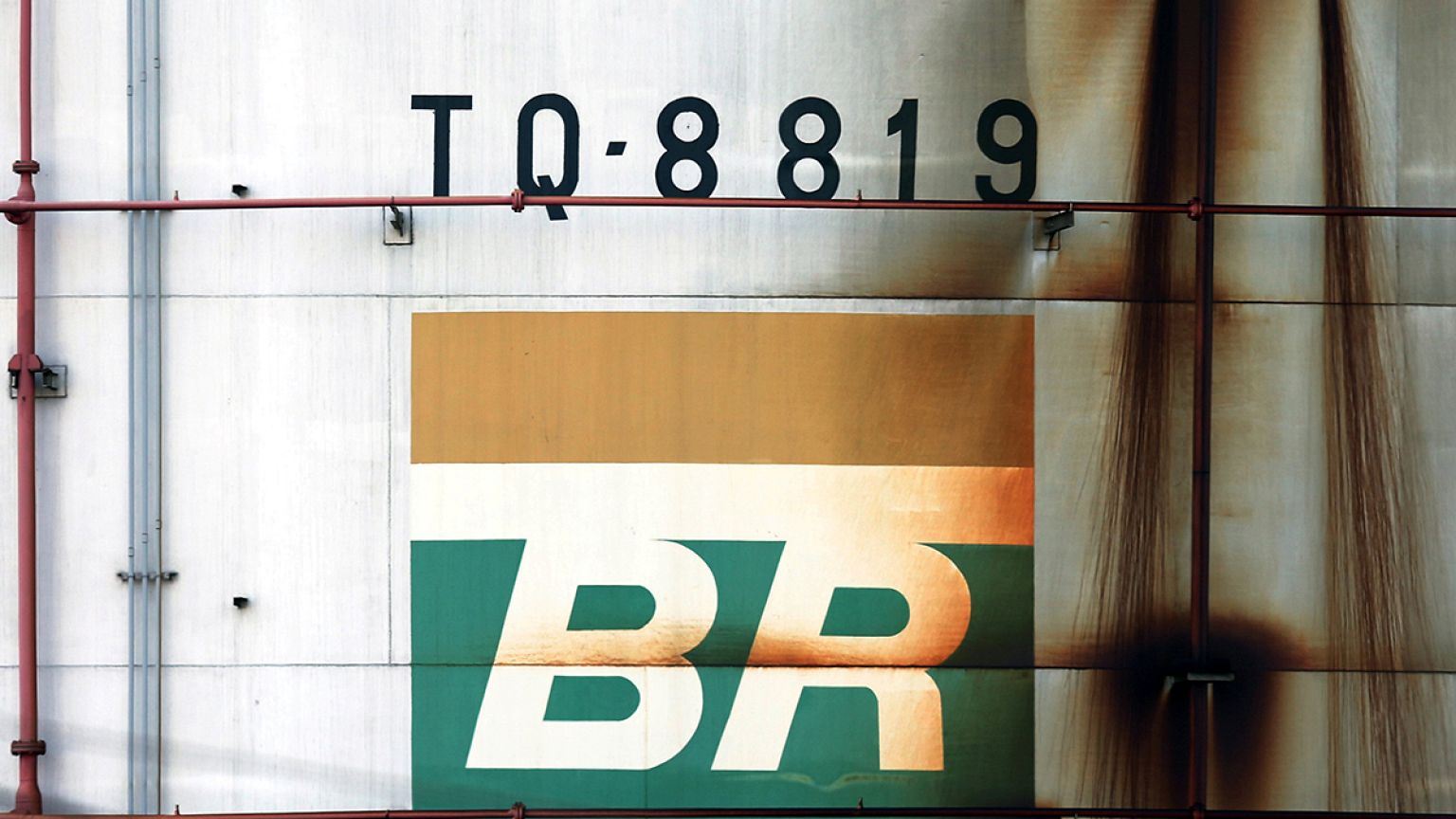 Petrobras teve prejuízos de 4,5 mil milhões de euros no terceiro trimestre