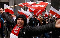Polónia: Marcha de nacionalistas na comemoração da festa nacional