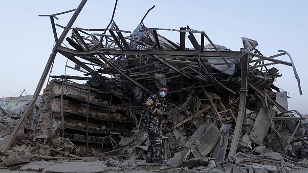 Ataque bombista Taliban na maior base da NATO no Afeganistão Ataque bombista Taliban na maior base da NATO no Afeganistão