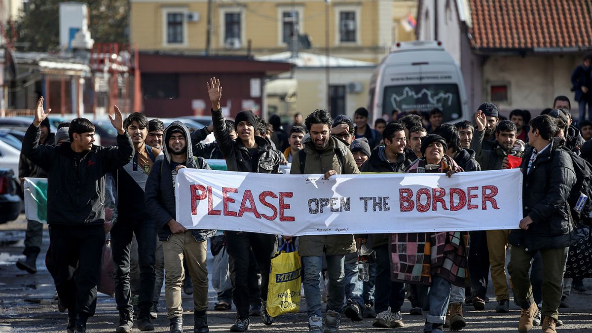 130 migranti erano partiti a piedi da Belgrado. Il confine croato è rimasto chiuso