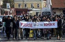 130 migranti erano partiti a piedi da Belgrado. Il confine croato è rimasto chiuso