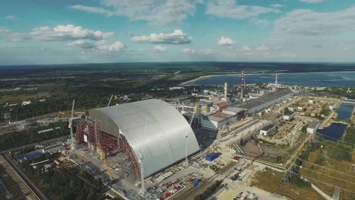 Una bóveda gigante de acero cubrirá el reactor de Chernóbil