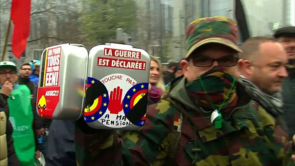 Bélgica: Militares protestam contra aumento da idade da reforma Bélgica: Militares protestam contra aumento da idade da reforma