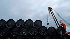Oil bounces back on OPEC deal hopes