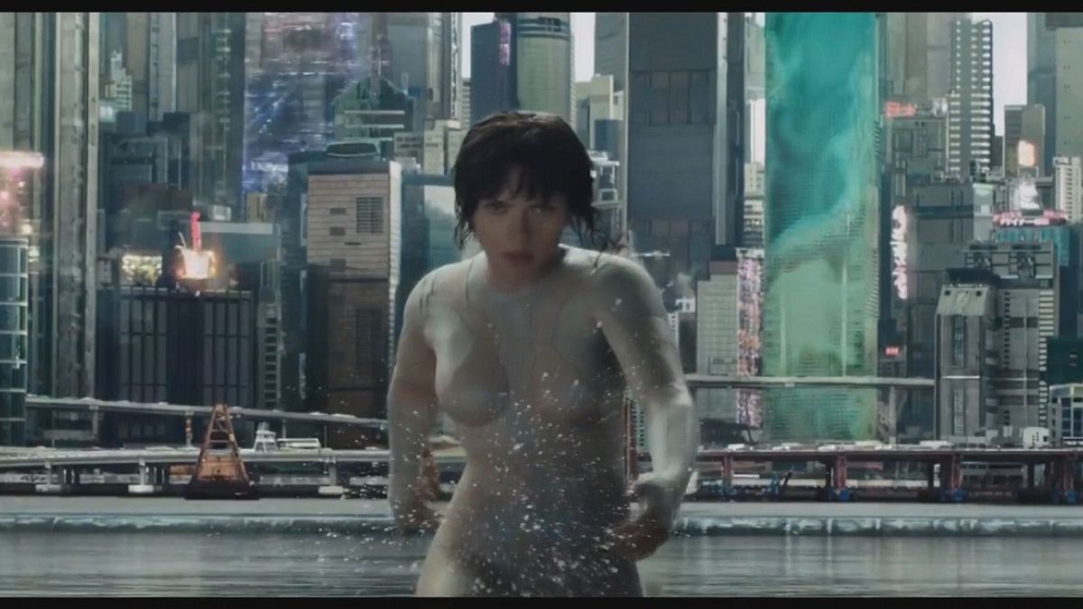 Scarlett Johansson se convierte en un cíborg en "Ghost in the Shell"