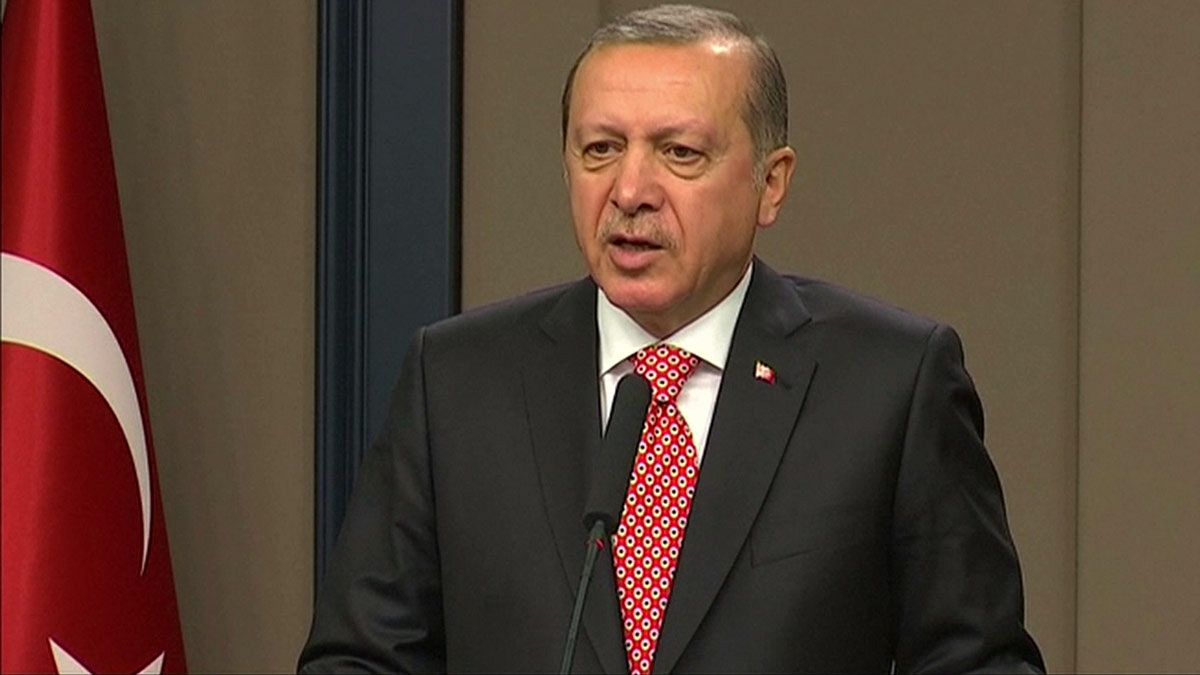 Erdogan szerint a Nyugat terrorszervezeteket támogat