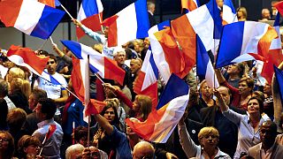 Présidentielle en France : la candidature de Macron, le QG de Le Pen, la primaire à droite