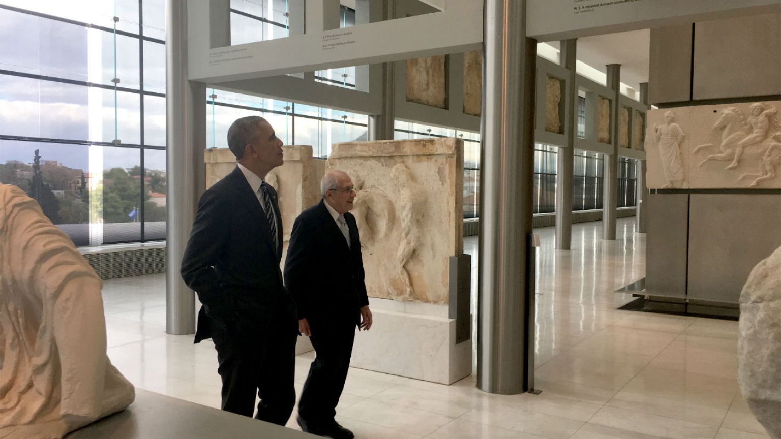 Μπαράκ Ομπάμα: «Θα επιστρέψω στην Αθήνα με τη Μισέλ και τα κορίτσια»