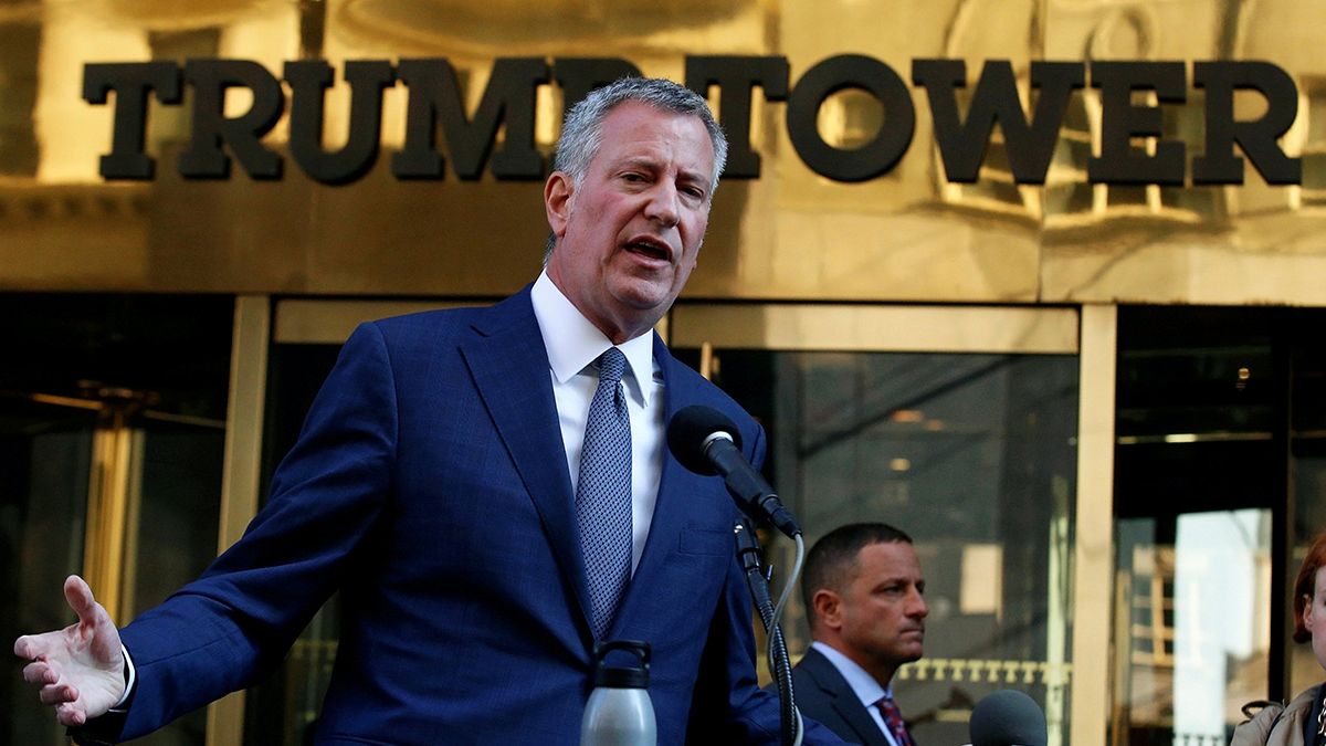 Мэр Нью-Йорка намерен защищать мигрантов от Трампа