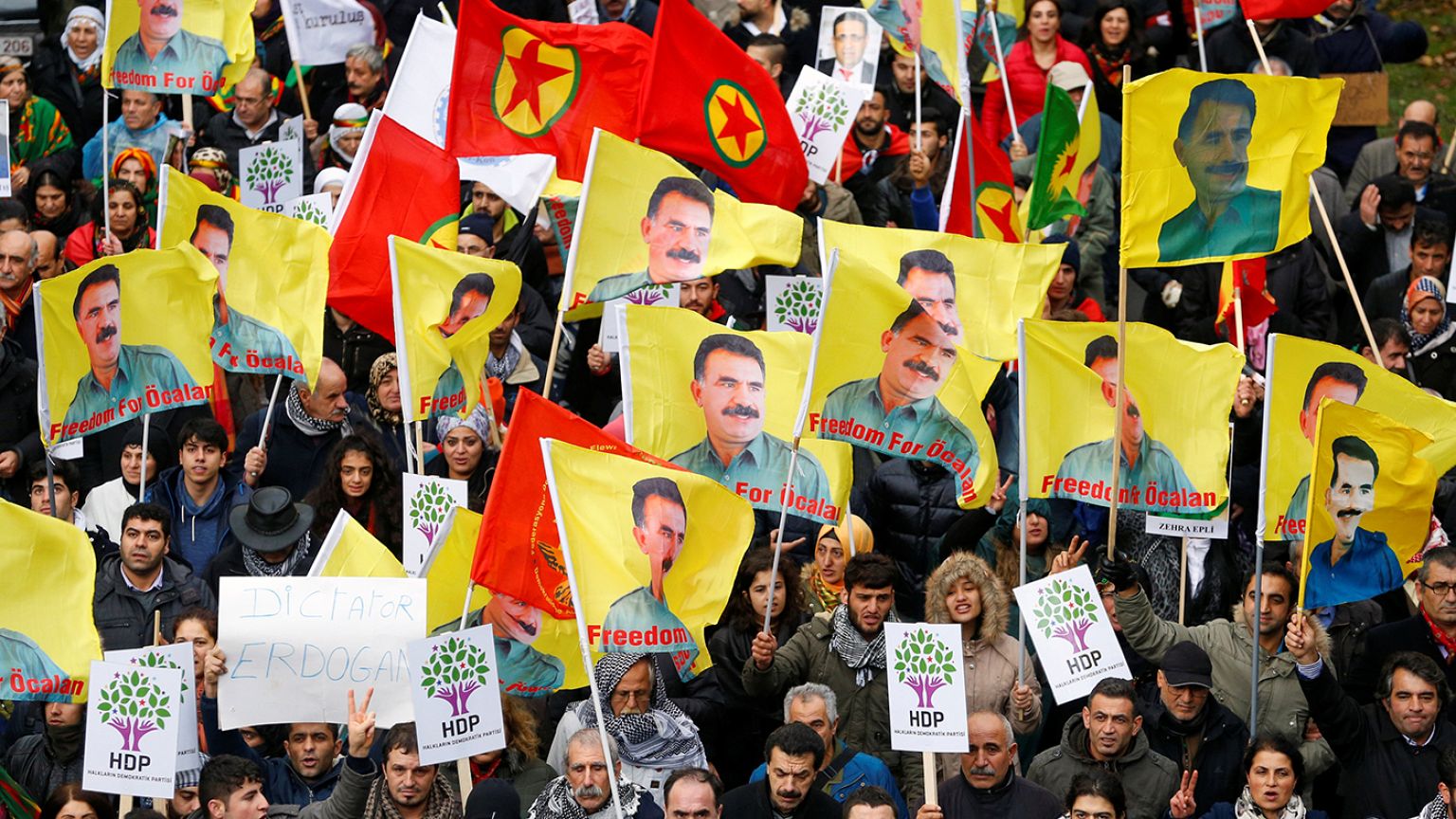 تظاهرات مخالفان اردوغان در مقابل نهادهای اروپایی