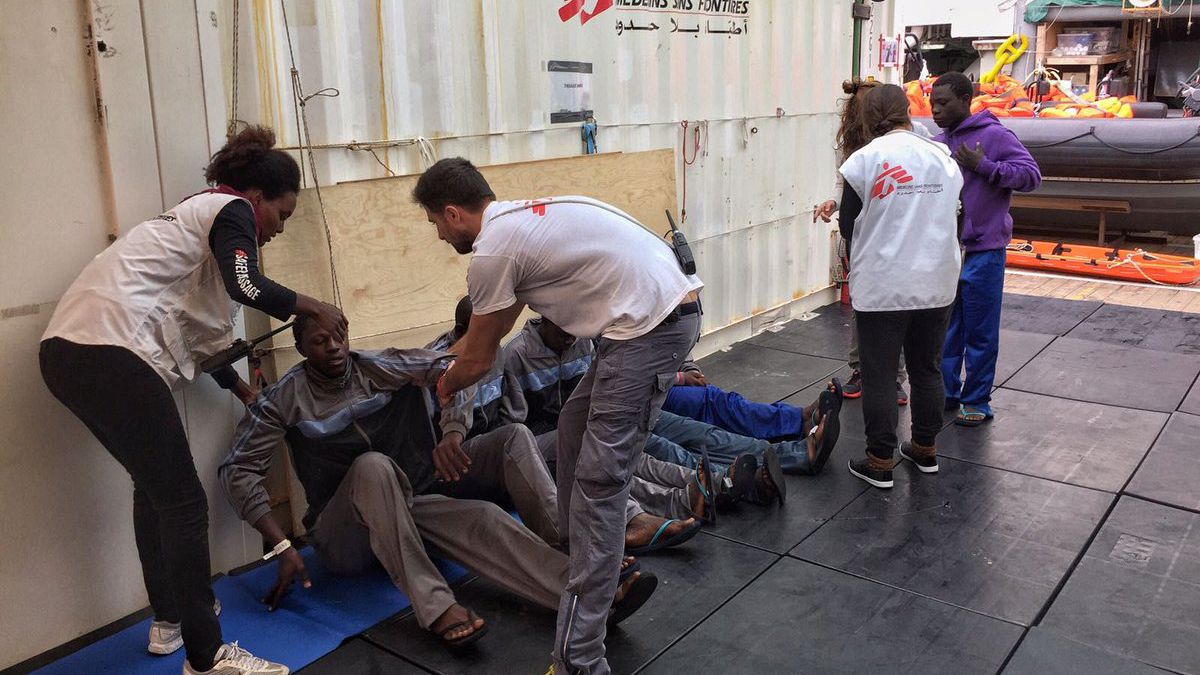 Skrupellose Schlepper und meterhohe Wellen: Hunderte Flüchtlinge sterben im Mittelmeer