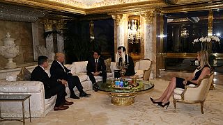 ¿Qué hacían Ivanka Trump y su marido en la primera reunión diplomática de Donald Trump?