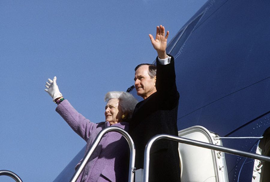 George Bush leaving Washington